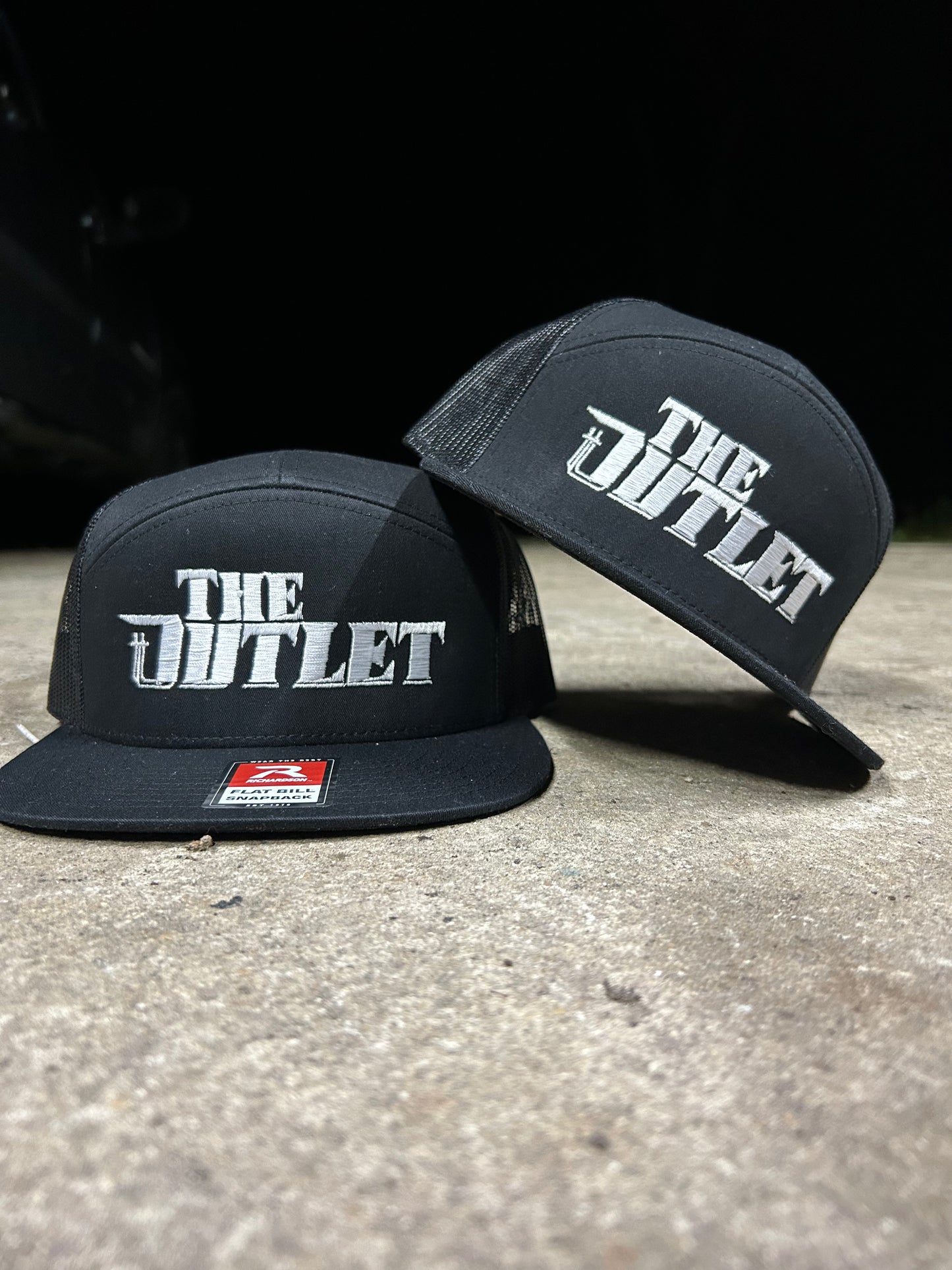 7 Panel Logo | Black